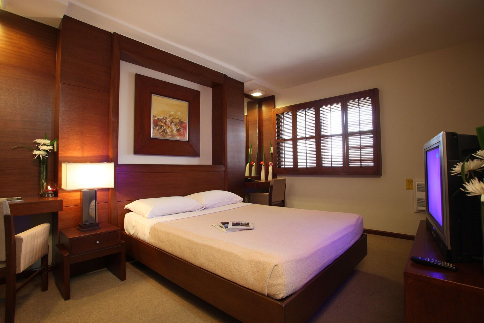 Amorsolo Mansion Hotel Makati City Esterno foto