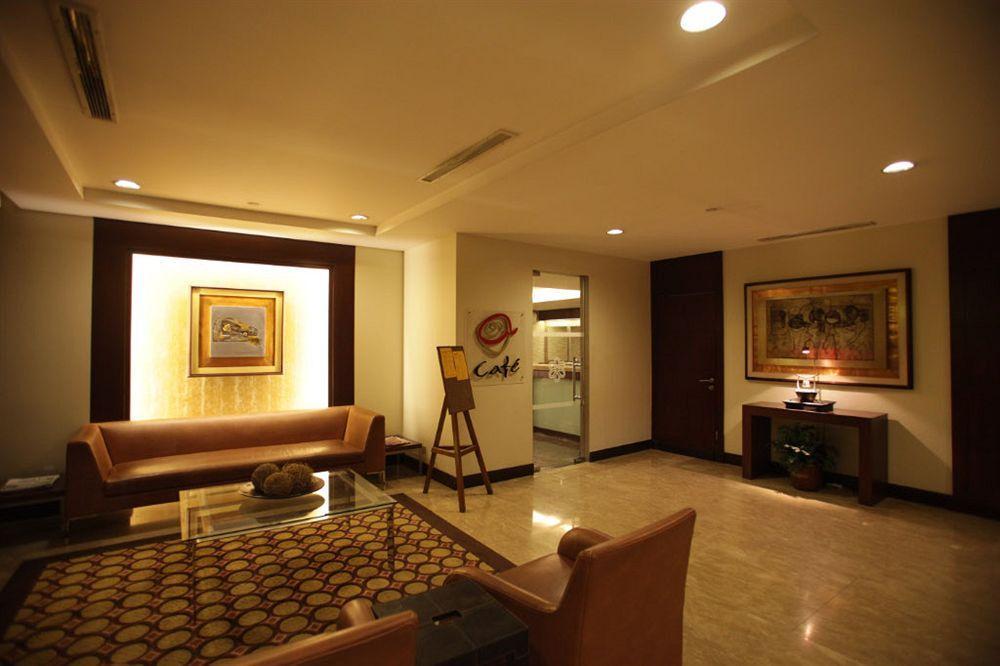 Amorsolo Mansion Hotel Makati City Esterno foto