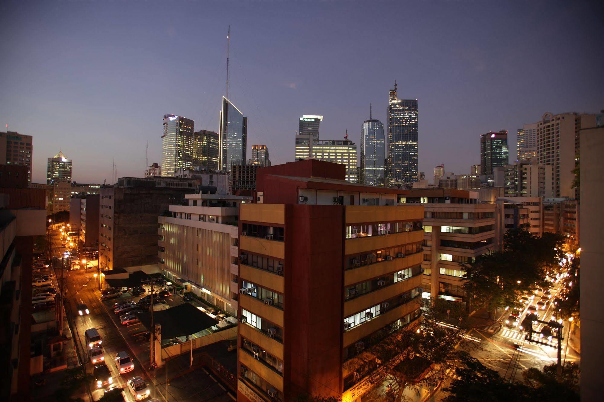 Amorsolo Mansion Hotel Makati City Esterno foto